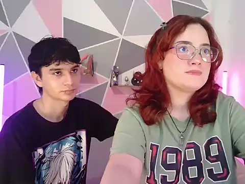 Snapshot of AndrewAnndCherry chatting on 12-03-25, 12:18 AndrewAnndCherry online show from 12-03-25, 12:18