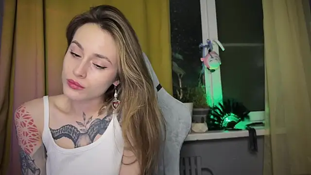 Snapshot of aviva_faith chatting on 12-13-24, 10:55 aviva faith online show from 12-13-24, 10:55