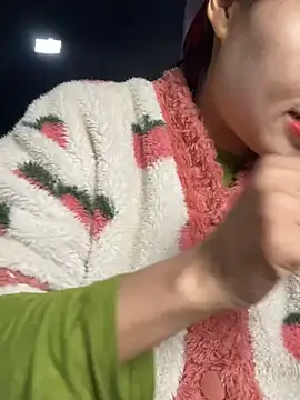 Snapshot of Laura8910 chatting on 03-18-25, 06:46 Laura8910 online show from 03-18-25, 06:46