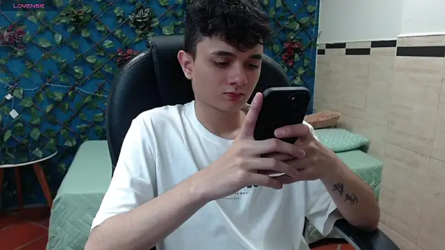 Waturox online show from 02-13-25, 07:31