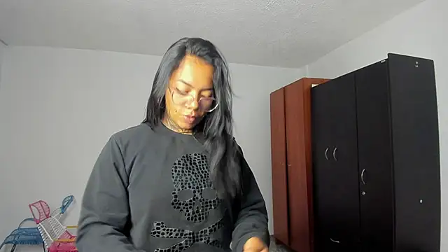 Snapshot of nicole_volkov chatting on 02-18-25, 01:32 nicole volkov online show from 02-18-25, 01:32