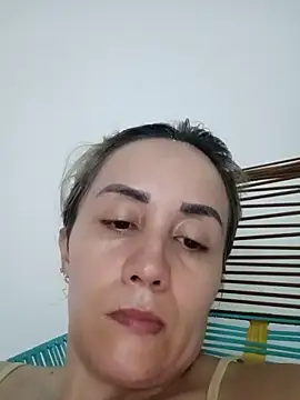 Isabel23zr online show from 04-19-26, 02:22