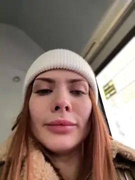 Snapshot of Accole chatting on 12-27-24, 08:56 Accole online show from 12-27-24, 08:56