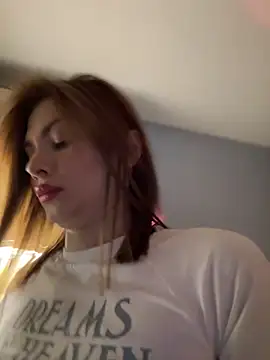 Snapshot of Accole chatting on 02-10-25, 03:35 Accole online show from 02-10-25, 03:35