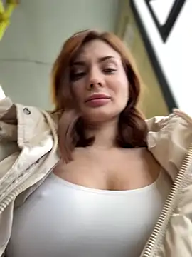 Snapshot of Accole chatting on 02-11-25, 08:05 Accole online show from 02-11-25, 08:05