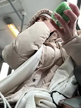 Snapshot of Accole chatting on 02-14-25, 07:17 Accole online show from 02-14-25, 07:17