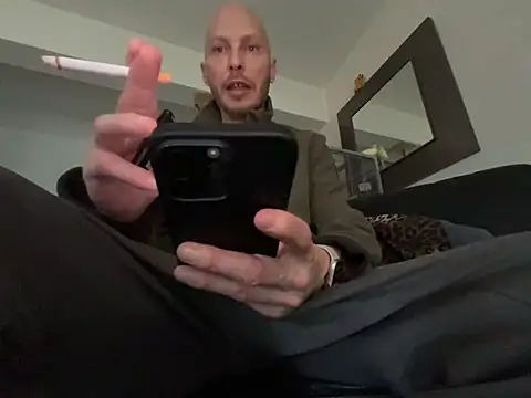 Snapshot of Germankink chatting on 02-13-25, 03:35 Germankink online show from 02-13-25, 03:35