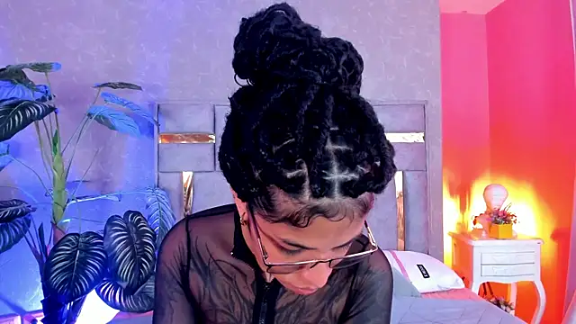 Snapshot of JuliaRose_ks chatting on 11-10-25, 12:37 JuliaRose ks online show from 11-10-25, 12:37