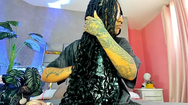 Snapshot of JuliaRose_ks chatting on 11-12-25, 12:16 JuliaRose ks online show from 11-12-25, 12:16