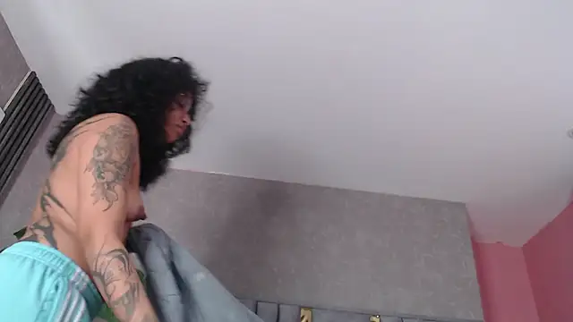 Snapshot of JuliaRose_ks chatting on 11-24-25, 12:27 JuliaRose ks online show from 11-24-25, 12:27