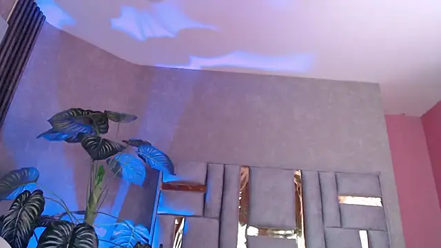 Snapshot of JuliaRose_ks chatting on 11-28-25, 01:36 JuliaRose ks online show from 11-28-25, 01:36