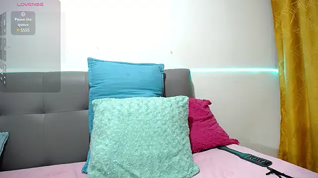 Snapshot of SexyLatinsx chatting on 02-18-25, 07:30 SexyLatinsx online show from 02-18-25, 07:30