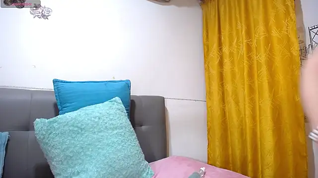 Snapshot of SexyLatinsx chatting on 03-14-25, 07:12 SexyLatinsx online show from 03-14-25, 07:12