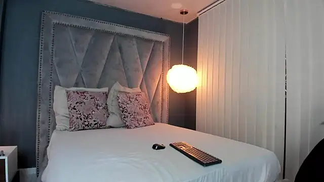 Hotsamantamature online show from 01-28-25, 07:42