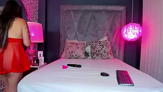 Hotsamantamature online show from 02-25-25, 07:36