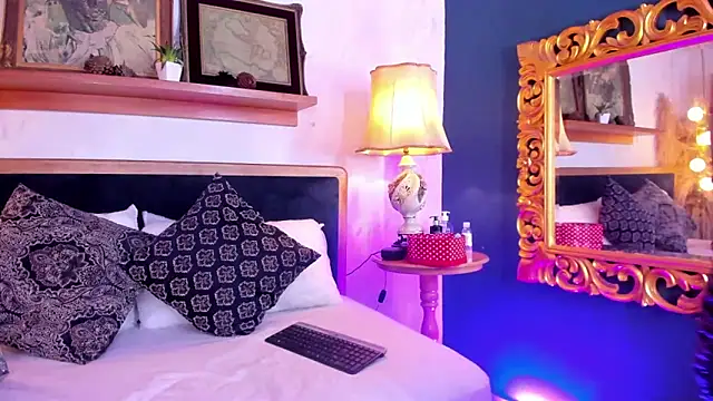 Hotsamantamature online show from 03-11-25, 07:36