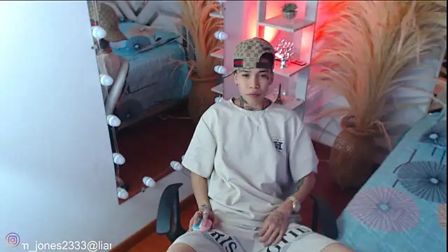 Jonesliam23 online show from 11-02-25, 07:27