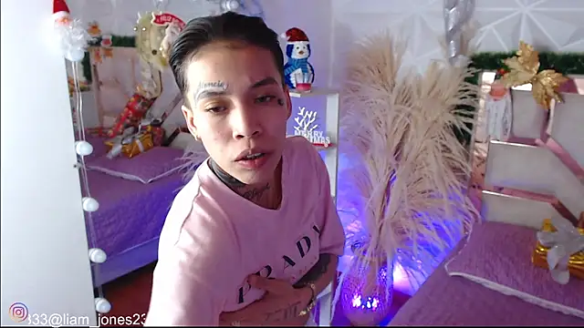 Jonesliam23 online show from 12-19-25, 07:43