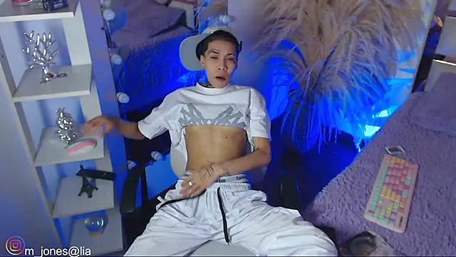 Jonesliam23 online show from 02-14-26, 07:21