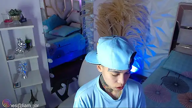 Jonesliam23 online show from 02-25-26, 08:18