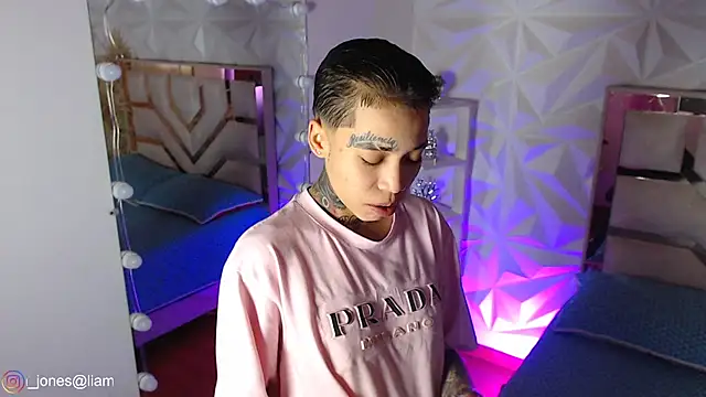 Jonesliam23 online show from 04-19-26, 07:27