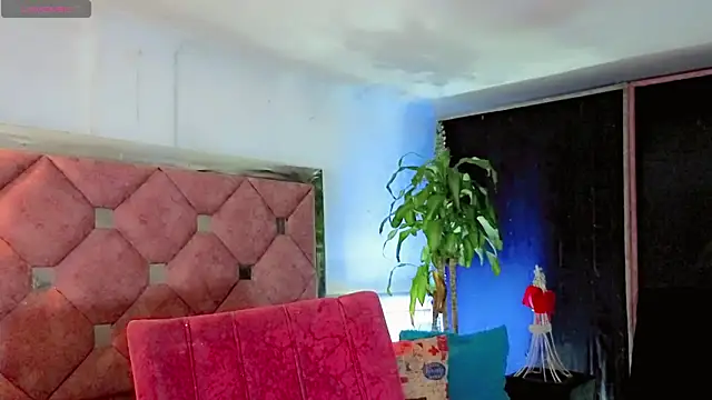 Snapshot of the-horus-girl chatting on 05-19-26, 05:25 the-horus-girl online show from 05-19-26, 05:25