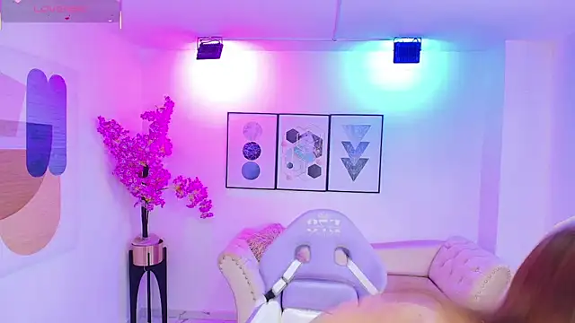 Snapshot of Tamara_slimx chatting on 10-27-25, 10:58 Tamara slimx online show from 10-27-25, 10:58