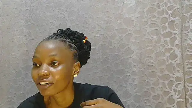 Snapshot of slim_girl02 chatting on 06-04-26, 04:24 slim girl02 online show from 06-04-26, 04:24