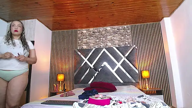 marie hss online show from 04-25-26, 04:15