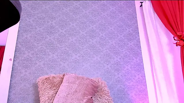 Snapshot of CatrinaRossi chatting on 12-23-24, 02:13 CatrinaRossi online show from 12-23-24, 02:13