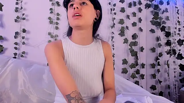 Snapshot of Natasha_Nasty2 chatting on 12-23-24, 11:17 Natasha Nasty2 online show from 12-23-24, 11:17