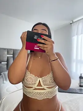 LauraCadwell online show from 04-25-26, 12:41