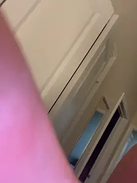 Snapshot of Marilin33 chatting on 12-18-25, 09:54 Marilin33 online show from 12-18-25, 09:54