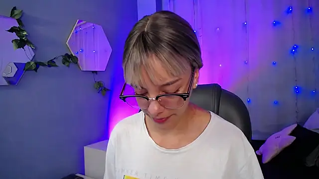 peyton golden1 online show from 10-30-25, 03:08