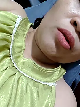 Snapshot of _Mira_69_ chatting on 06-11-26, 02:53 Mira 69 online show from 06-11-26, 02:53