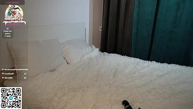 Snapshot of RenetTolken chatting on 02-13-25, 11:47 RenetTolken online show from 02-13-25, 11:47