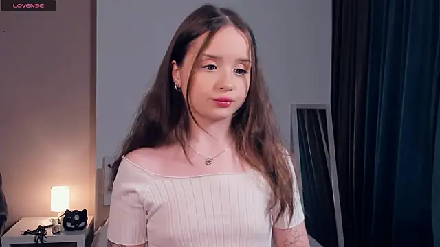 Snapshot of RenetTolken chatting on 10-08-25, 09:18 RenetTolken online show from 10-08-25, 09:18