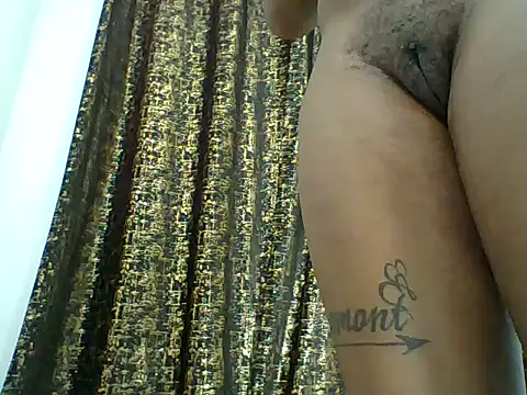 Snapshot of PrettyPrincess14 chatting on 11-14-25, 09:52 PrettyPrincess14 online show from 11-14-25, 09:52