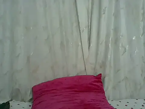 Snapshot of PrettyPrincess14 chatting on 07-13-26, 01:47 PrettyPrincess14 online show from 07-13-26, 01:47