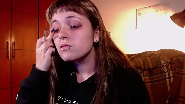 NEXT DOOR GIRL  online show from 11-14-25, 11:24