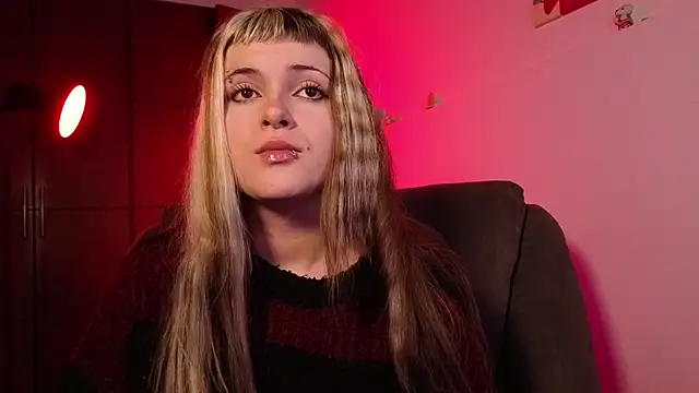 NEXT DOOR GIRL  online show from 02-13-26, 11:12