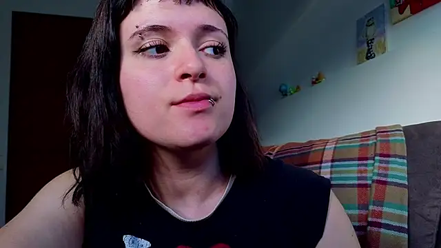 NEXT DOOR GIRL  online show from 04-09-26, 10:37