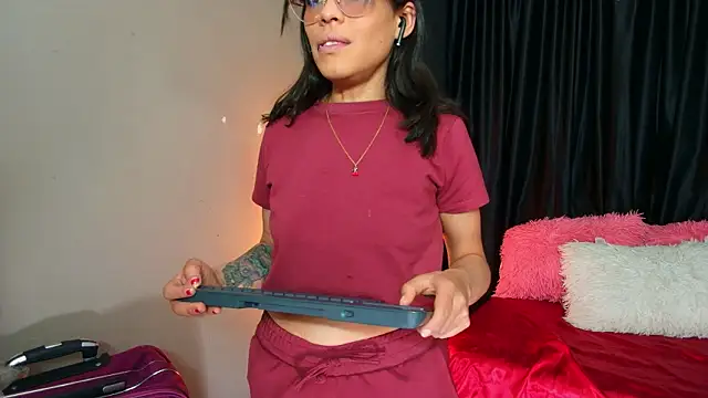 AvaLusty online show from 02-05-26, 05:06