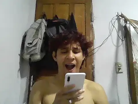 Snapshot of pedrodavid_ chatting on 01-04-25, 01:21 pedrodavid  online show from 01-04-25, 01:21