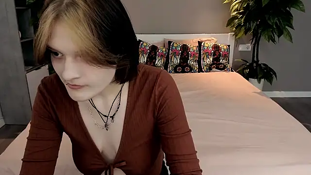 CandyBooms  online show from 09-21-25, 05:42