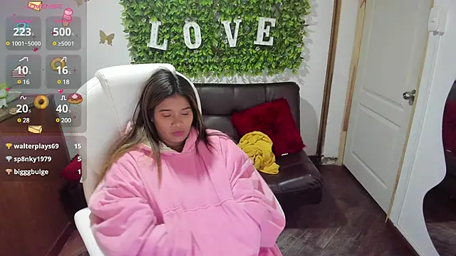 Enma  clark online show from 12-20-24, 09:21