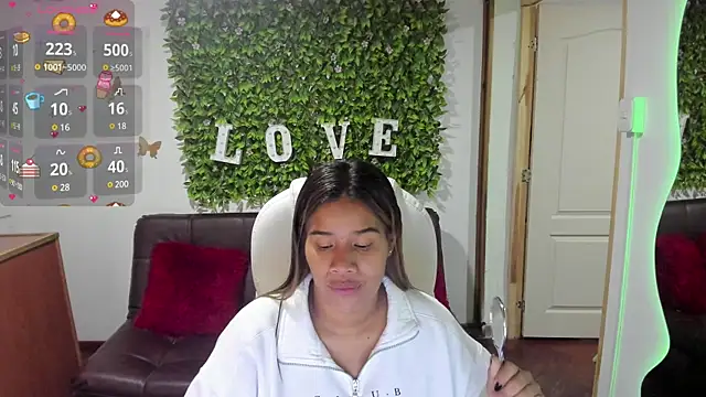 Enma  clark online show from 12-21-24, 03:47