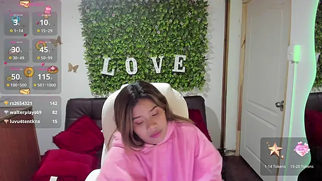 Enma  clark online show from 12-21-24, 09:55