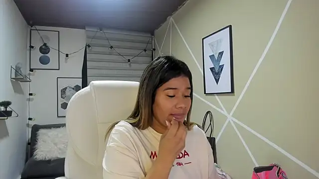 Enma  clark online show from 09-21-25, 04:25