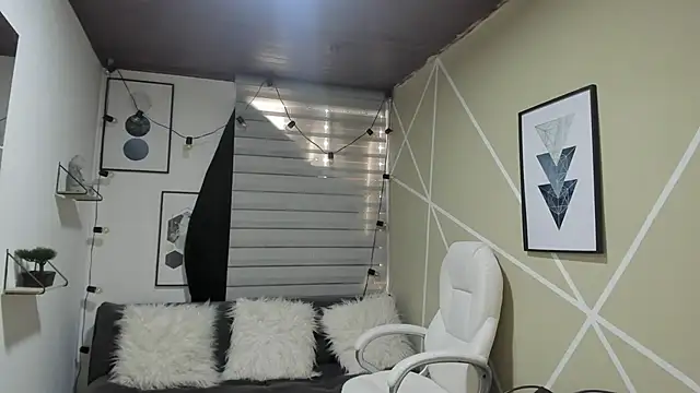 Enma  clark online show from 09-24-25, 01:03